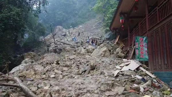 В Китае 19 человек погибли из-за обрушения горной породы